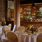 Temple Gate Hotell 4*