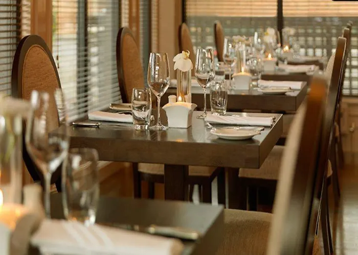 מלון Temple Gate אניס