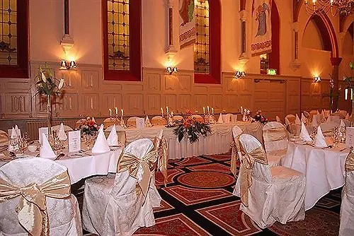 Temple Gate מלון אניס