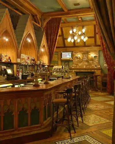 Temple Gate אניס