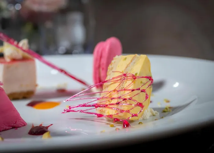 מלון Temple Gate 4*